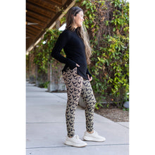 Load image into Gallery viewer, PreOrder | The Bianca - Leopard Bats Leggings
