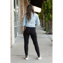 Load image into Gallery viewer, Stylish leopard print panel leggings for everyday wear
