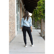 Load image into Gallery viewer, Snow leopard panel detail on  Buttery soft leopard panel leggings for women by Julia Rose
