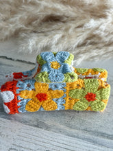 Load image into Gallery viewer, Flower Crochet Retro Hair Claw

