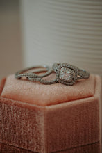 Load image into Gallery viewer, Faye Round Cut 3PC Silver Ring
