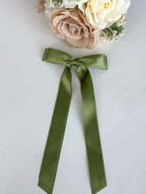 Load image into Gallery viewer, Classic Satin Bow With Clip "Green"
