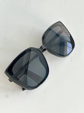 Load image into Gallery viewer, Cleo Cat Eye Sunglasses &quot;Black&quot;
