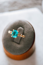 Load image into Gallery viewer, Ira Emerald Crystal Gold Ring
