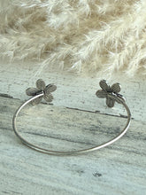 Load image into Gallery viewer, Western Turquoise Flower Reverse Cuff
