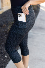 Load image into Gallery viewer, Ready to Ship | Black LEOPARD CAPRI with POCKETS  - Luxe Leggings by Julia Rose®
