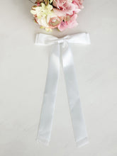 Load image into Gallery viewer, Classic Satin Bow With Clip "White"
