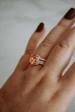 Load image into Gallery viewer, Bailey Oval Champagne Rose Gold Ring Set
