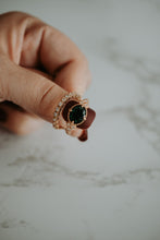 Load image into Gallery viewer, Lauv Oval Emerald Stone in Gold Setting Ring Set
