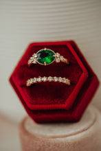 Load image into Gallery viewer, Alara Champagne Gold Ring Set
