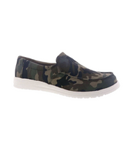 Load image into Gallery viewer, Maya Sneakers in Camo - Rural Haze
