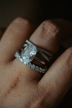 Load image into Gallery viewer, Bette Oval Cut 3PC Ring Set

