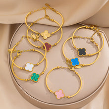 Load image into Gallery viewer, Luxe Clover Charm Bracelet
