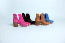 Load image into Gallery viewer, Journee Western Suede Ankle Boots
