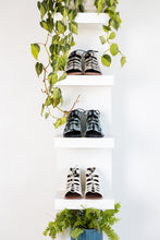 Load image into Gallery viewer, Nola Sandals in Black and White - Rural Haze
