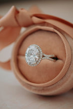 Load image into Gallery viewer, Kezia Round Cut Silver Ring

