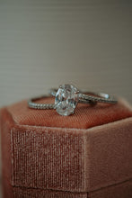 Load image into Gallery viewer, Hilda Oval Cut 3PC Ring Set
