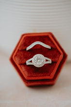 Load image into Gallery viewer, Edna Round Cut 2PC Ring Set
