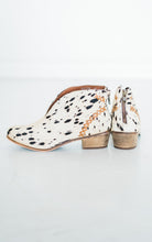 Load image into Gallery viewer, Naughty Monkey All Roads Bootie in Black and White - Rural Haze
