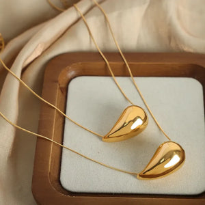 Amie Droplet Necklace