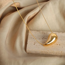 Load image into Gallery viewer, Amie Droplet Necklace
