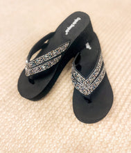 Load image into Gallery viewer, Amita Rhinestone Sandal in Pewter
