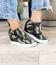 Load image into Gallery viewer, Ari Sneaker Wedge in Camo
