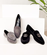 Load image into Gallery viewer, Butterfly Velvet Flats in Black

