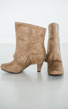 Load image into Gallery viewer, Cowgirl Star Booties in Taupe - Rural Haze
