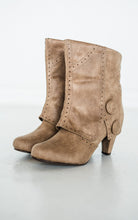 Load image into Gallery viewer, Cowgirl Star Booties in Taupe - Rural Haze

