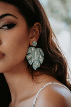 Load image into Gallery viewer, Gianna Seed Beaded Earring in Mint
