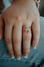 Load image into Gallery viewer, Avis Butterfly Rose Gold Twist Ring
