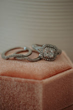 Load image into Gallery viewer, Faye Round Cut 3PC Silver Ring
