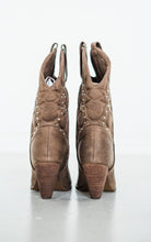 Load image into Gallery viewer, Houston Western Boots in Taupe
