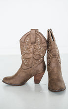 Load image into Gallery viewer, Houston Western Boots in Taupe
