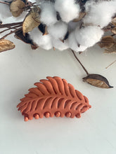 Load image into Gallery viewer, Leaf Clip "Rust"
