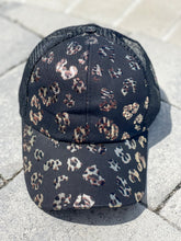 Load image into Gallery viewer, Trucker Hat "Black Gold Leopard"
