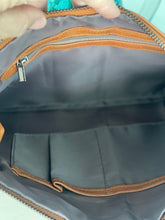 Load image into Gallery viewer, Hint Of Fall Clutch "Gray"
