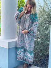 Load image into Gallery viewer, &quot;Fall Feelings&quot; Floral Kimono
