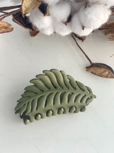 Load image into Gallery viewer, Leaf Clip "Olive"
