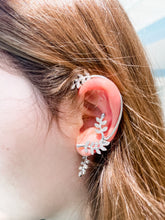 Load image into Gallery viewer, Leaves Ear Cuff "Silver
