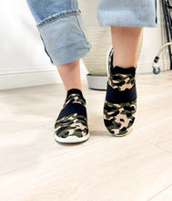 Load image into Gallery viewer, Jia Knit Sneaker in Camo
