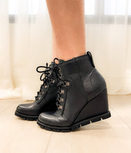 Load image into Gallery viewer, Joana Boot in Black
