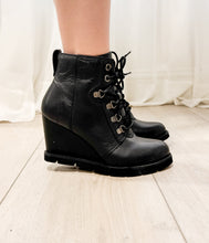 Load image into Gallery viewer, Joana Boot in Black
