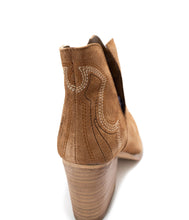 Load image into Gallery viewer, Journee Western Suede Ankle Boots

