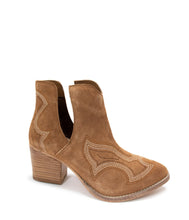 Load image into Gallery viewer, Journee Western Suede Ankle Boots
