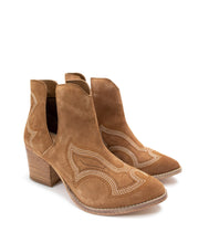 Load image into Gallery viewer, Journee Western Suede Ankle Boots
