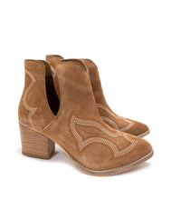 Load image into Gallery viewer, Journee Western Suede Ankle Boots

