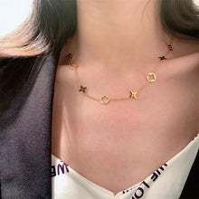 Load image into Gallery viewer, Lindz  Four-Clover Gold Necklace

