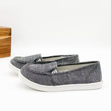 Load image into Gallery viewer, Mackerel Sneaker in Charcoal
